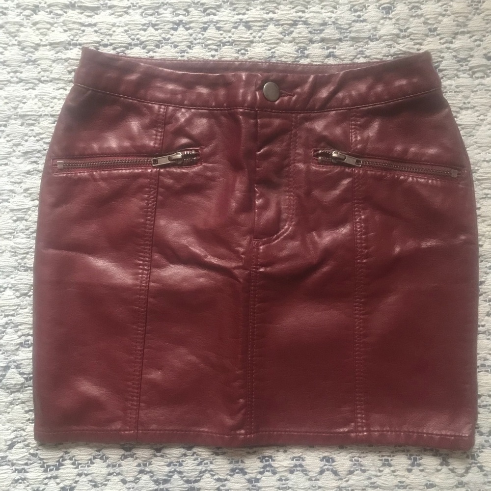 Burgundy faux leather mini skirt